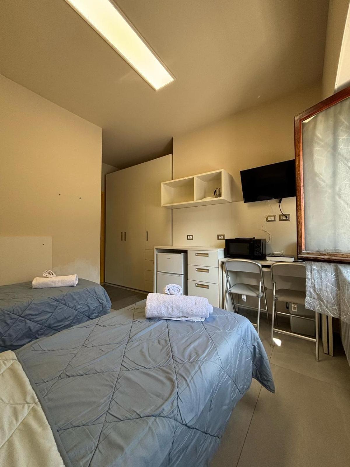 Hotel Arcobaleno By Dimora Chic Novara Esterno foto